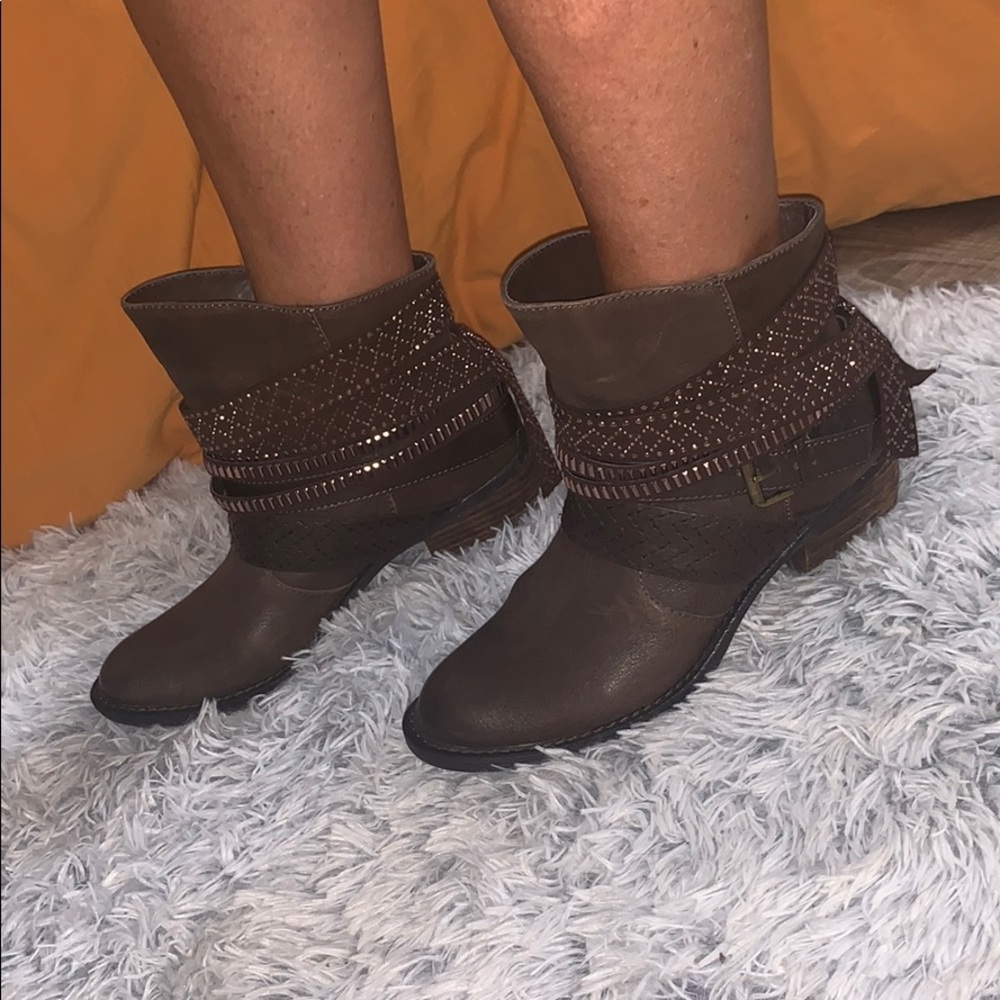 Brown super cute booties